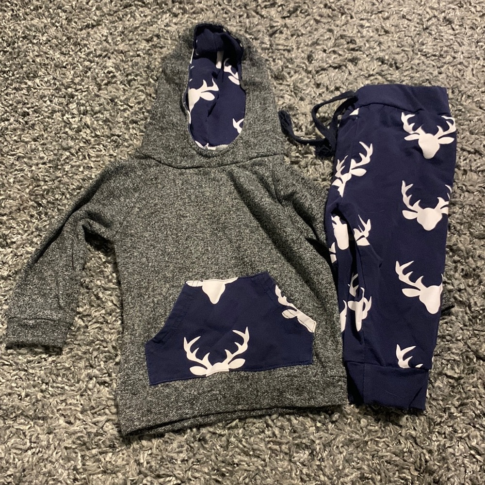 Like new 18-24m deer hoodie and jogging pants